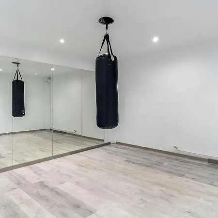 4235 - Ab Santa Coloma Iii Apartment